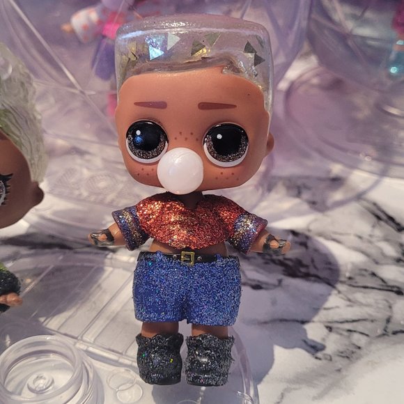 8 Glitter Globe LOL Set & Pet Bonus! - Picture 6 of 16